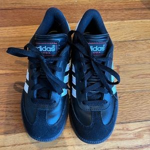 Kids Adidas Samba size 1.5 Black